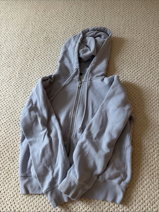 Brandy Melville Jackets & Blazers - Brandy Melville Cozy Light Gray Zip-Up Hoodie